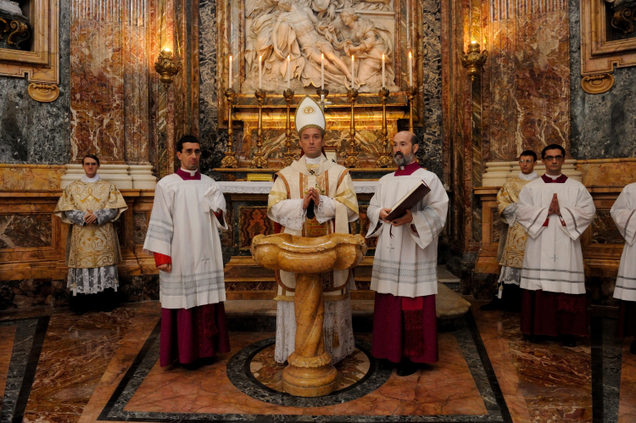 Jude Law in The Young Pope (Photo: Gianni Fiorito/HBO)